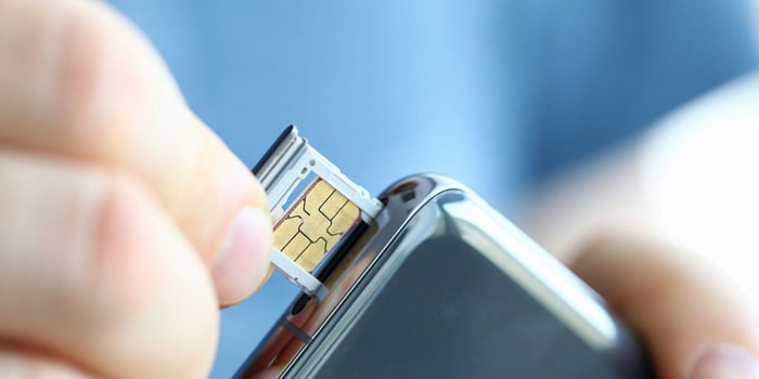 Selv om ny teknologi som IoT og meldingsapper har blitt mer utbredt, beholder SMS-teknologien sin relevans på grunn av dens pålitelighet, enkelhet og bredde. SMS vil fortsatt være en viktig del av kommunikasjonsinfrastrukturen i overskuelig fremtid, spesielt i situasjoner hvor internettforbindelse ikke er tilgjengelig eller pålitelig.